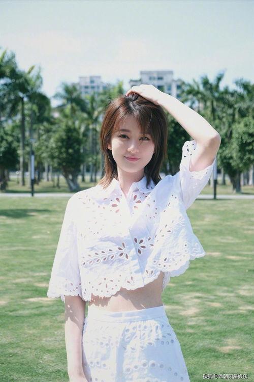 娱乐吃瓜酱红领巾